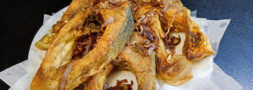 Жареная рыба с золотистой корочкой