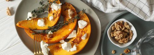 Тыква запеченная с камамбером и медом