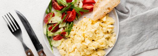 Яєчню-бовтанку часто готують на сніданок