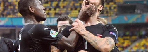 Лидер сборной Австрии не сыграет против Нидерландов из-за межнационального скандала