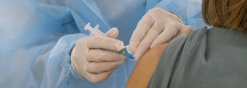 Вакцинація необхідна для всіх людей від 18 років