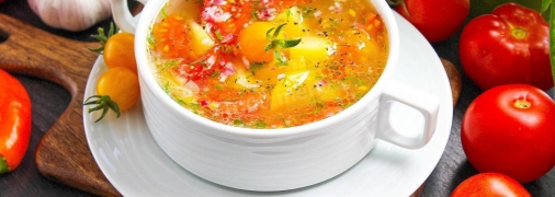 Легкий и витаминный суп из свежих помидоров