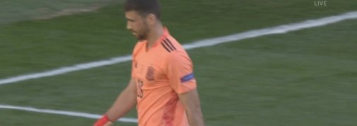 На Евро-2020 случился невероятно курьёзный автогол: "отличились" полузащитник и вратарь сборной Испании (видео)