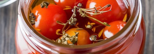 Помидоры получаются очень ароматные и вкусные (изображение создано с помощью ИИ)