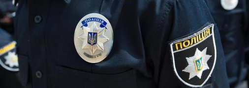 У херсонському ЦУМі чоловік кинув цеглину в іншого, а той відкрив вогонь з пістолета: подробиці