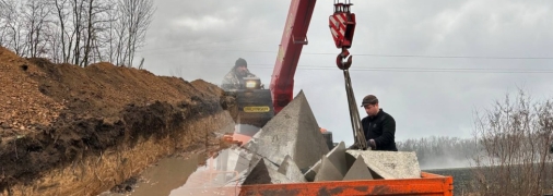 Россияне вовсю строят "засечную черту" на границе Белгородской области