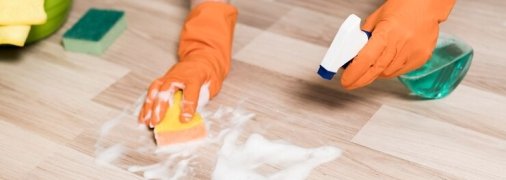 Пол нужно регулярно мыть