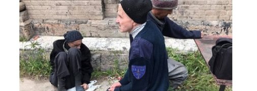 В Одессе из психбольницы выбросили на кладбище троих беспомощных пациентов (фото, видео)