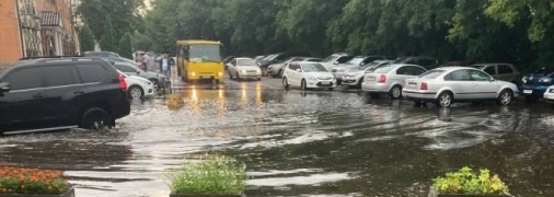 Из-за ливня в столице подтоплены некоторые улицы