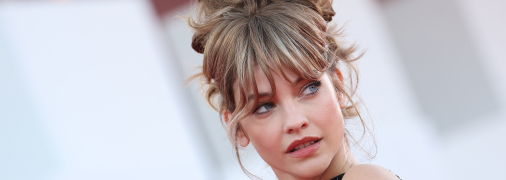 Угорська топ-модель Барбара Палвін захоплива в елегантному образі