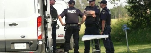 Убили 10 і поранили 15 людей. У Канаді розшукують підозрюваних у масовій різанині