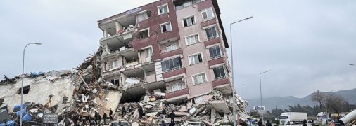 Турции недавние землетрясения принесли немало разрушений и потерь