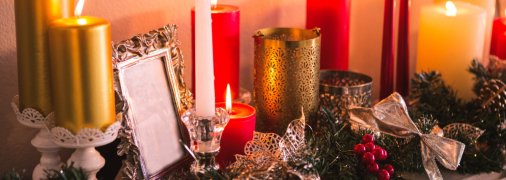 Свічки горять у свято