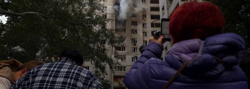 Повреждена многоэтажка в Печерском районе столицы