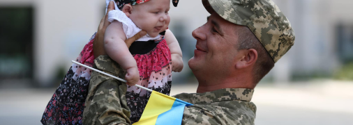 Мобілізація триває: кого з батьків та опікунів дітей не можуть забрати до армії