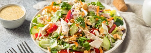 Салат с пекинской капустой и курицей