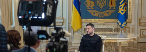 Володимир Зеленський під час розмови з журналістами