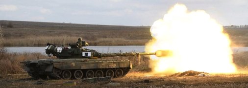 На востоке страны продолжаются бои