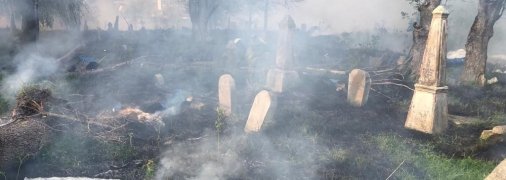 Розбомблений росіянами єврейський цвинтар у Глухові