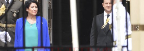 Зеленський зустрічається з Зурабішвілі: кортеж президента Грузії потрапив на відео