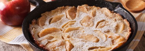 Апетитний пиріг на сковороді