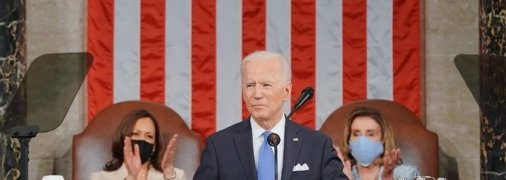 Байден наказав розвідці знайти джерело COVID-19