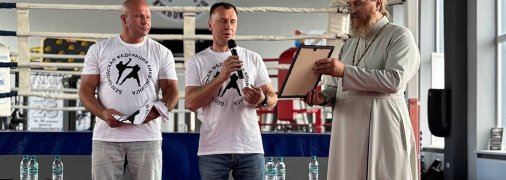 Федор Емельяненко (слева)