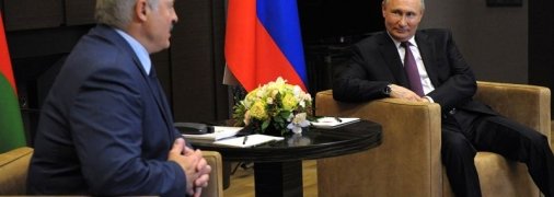 Лукашенко по предложению Путина нырнул в холодное море (фото)