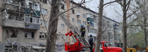 Слов'янськ, зруйнований обстрілом будинок