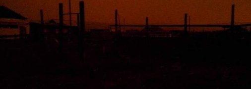 Частина Росії серед білого дня позбулася Сонця: жителі нарікають на апокаліпсис і дивний "сніг" (відео)