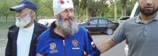 На границе Кыргызстана и Таджикистана устроили стрельбу, много раненых: видео с места происшествия