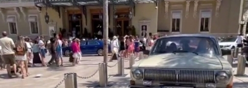 На этом 33-летнем автомобиле девушка совершила европейское турне