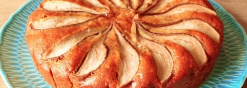 Ароматный пирог с грушами, медом и корицей