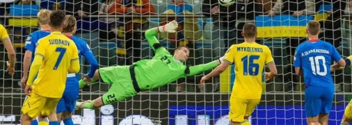 Андрей Лунин