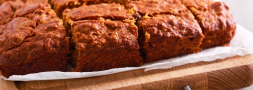 Выпечка получается румяной снаружи и карамельной внутри