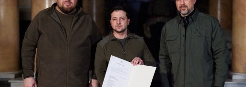 Зеленский подписал заявку на членство в ЕС