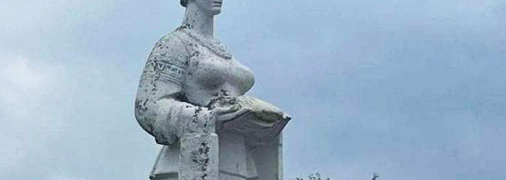 "Потому что похожа на Юлю": на Львовщине крестьяне не разрешали сносить памятник колхознице