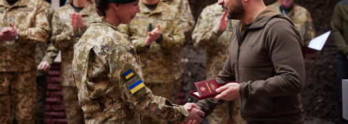 Україна вшановує своїх захисників та захисниць