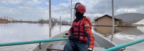 Рятувальники проводять евакуацію