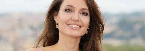 Анджелину Джоли заметили на свидании с канадским певцом