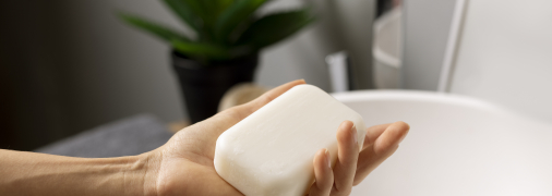 Мило розкисає від контакту з водою