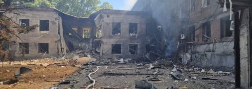 Адмінбудівля Північного ГЗК після ракетного обстрілу