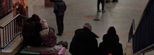 Киевляне ночью прятались от российских ракет в метро