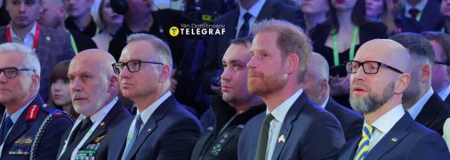 Принц Гаррі поруч із Будановим та Яценюком