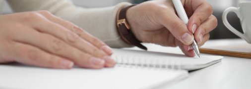 Деякі люди краще пишуть саме лівою рукою