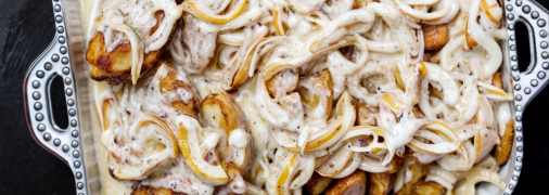 Ароматні деруни, запечені з м’ясним соусом