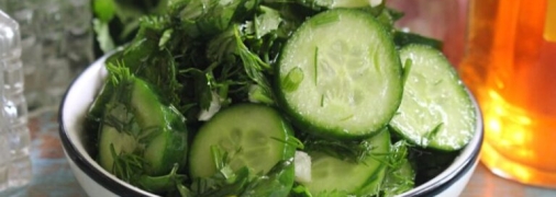 Нежный, сочный и легкий салат из свежих огурцов