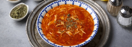 Легкий суп из помидоров с макаронами