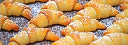 Невероятно нежные ароматные рогалики с фруктовой начинкой