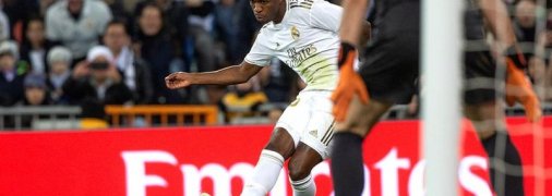 Винисиус - о переходе в ПСЖ: Хочу остаться в Реале